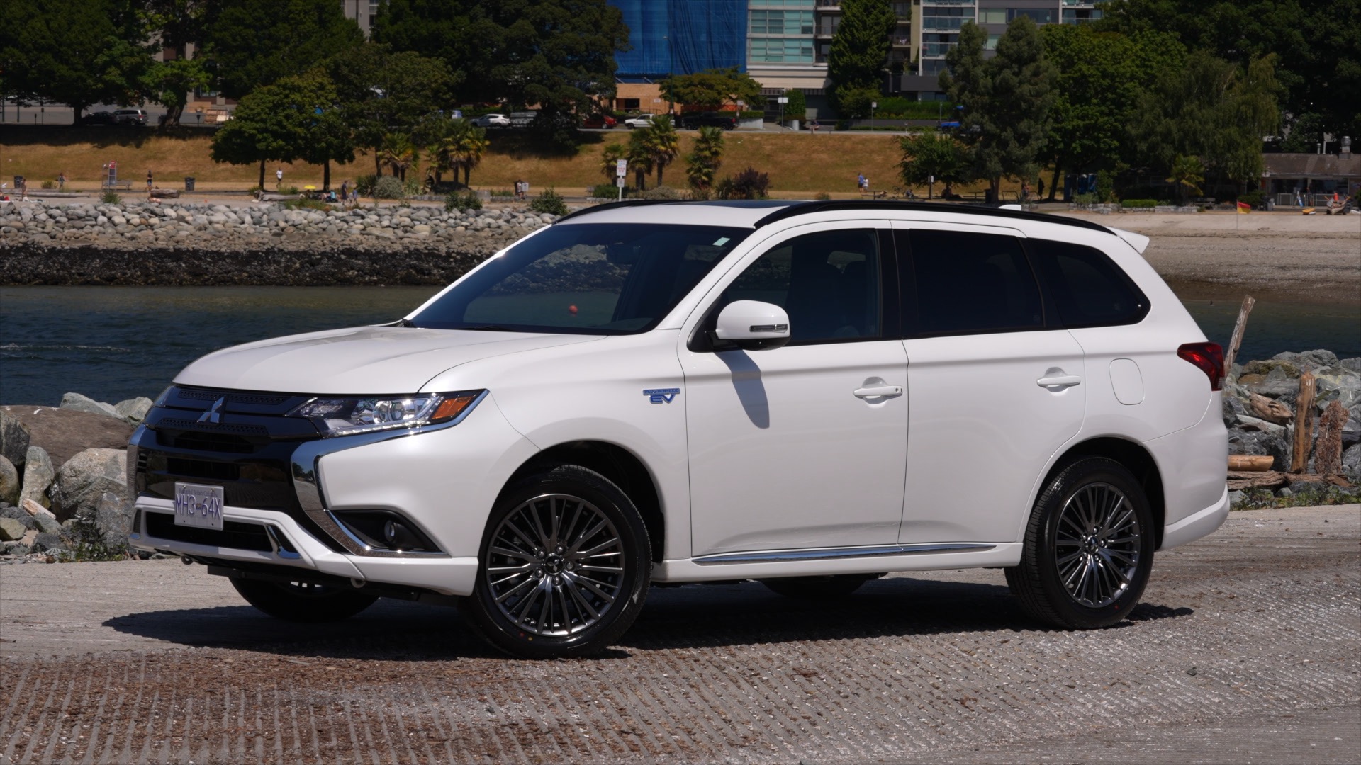 2021 Mitsubishi Motors Outlander PHEV (B-roll) - Mitsubishi Motors ...